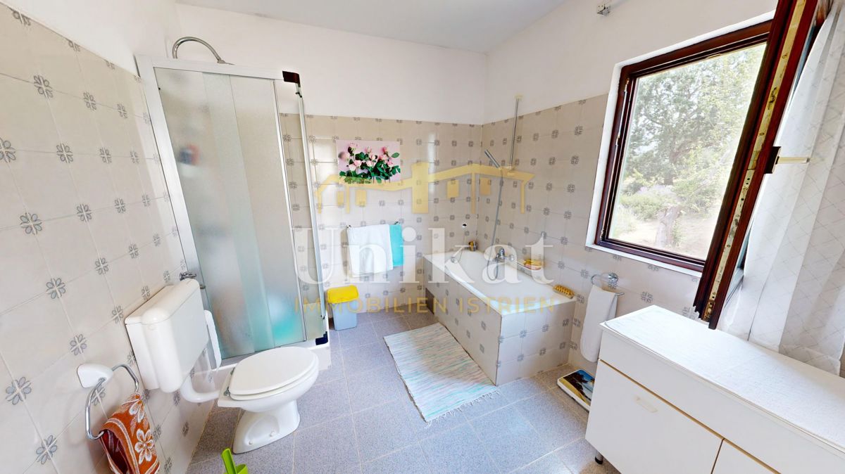 Prenovljena kamnita hiša